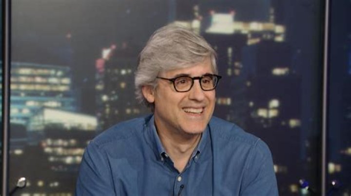 Exploring The Life And Relationships Of Mo Rocca