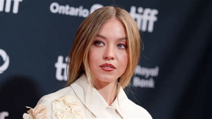 The Scoop On Sydney Sweeney's Relationship Status