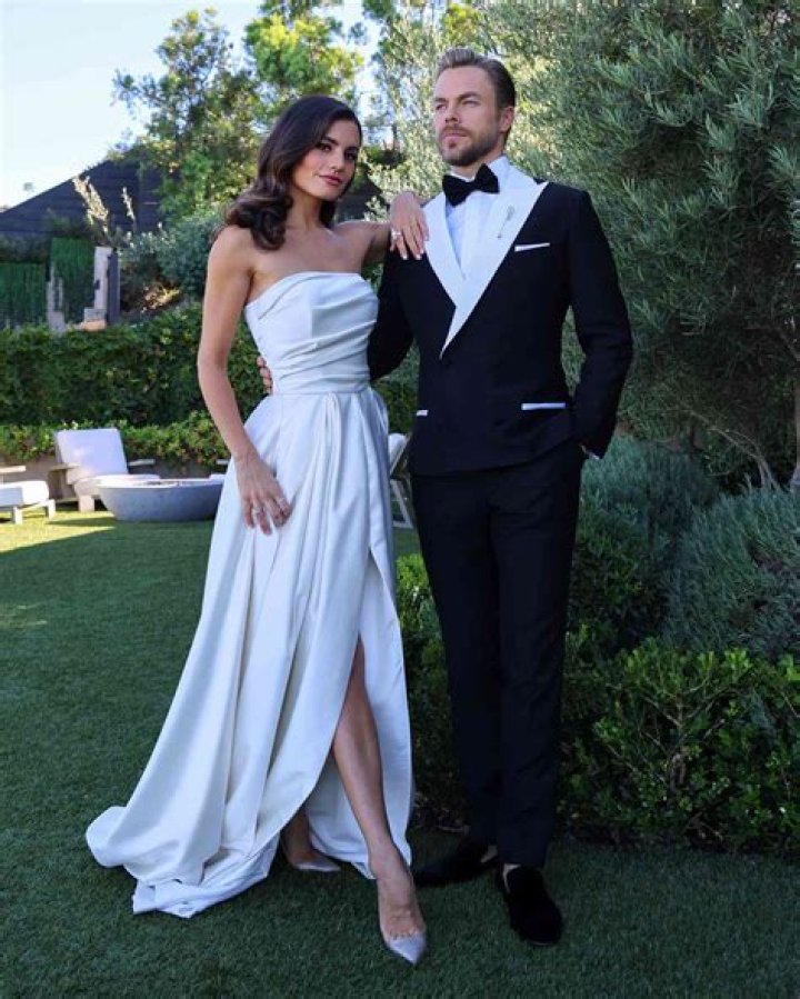 Unveiling Elly De La Cruz's Girlfriend: A Glimpse Into The Star's Love Life